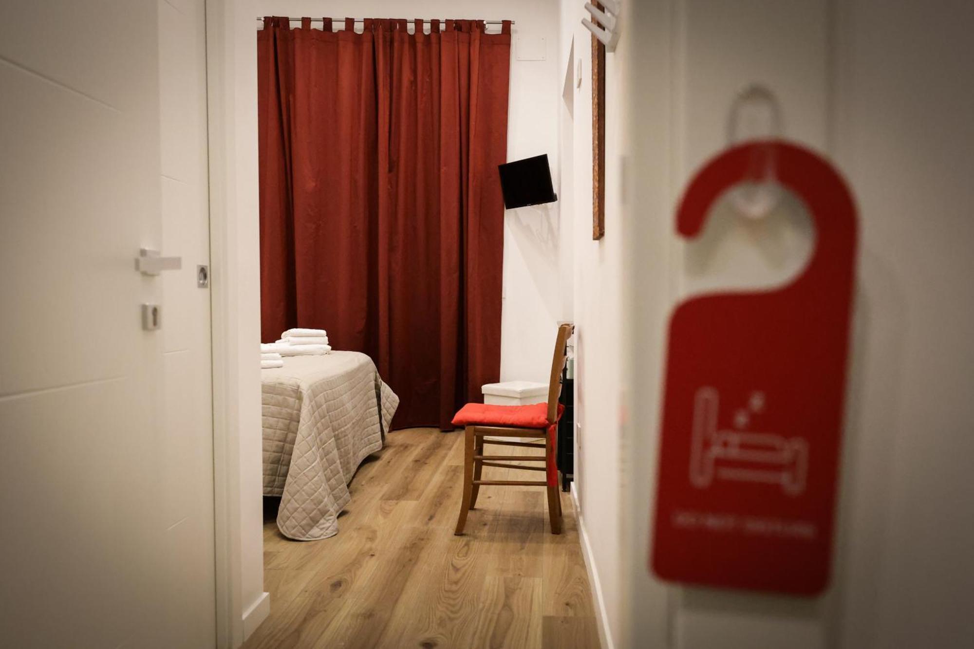 Bed & Breakfast Into Core -