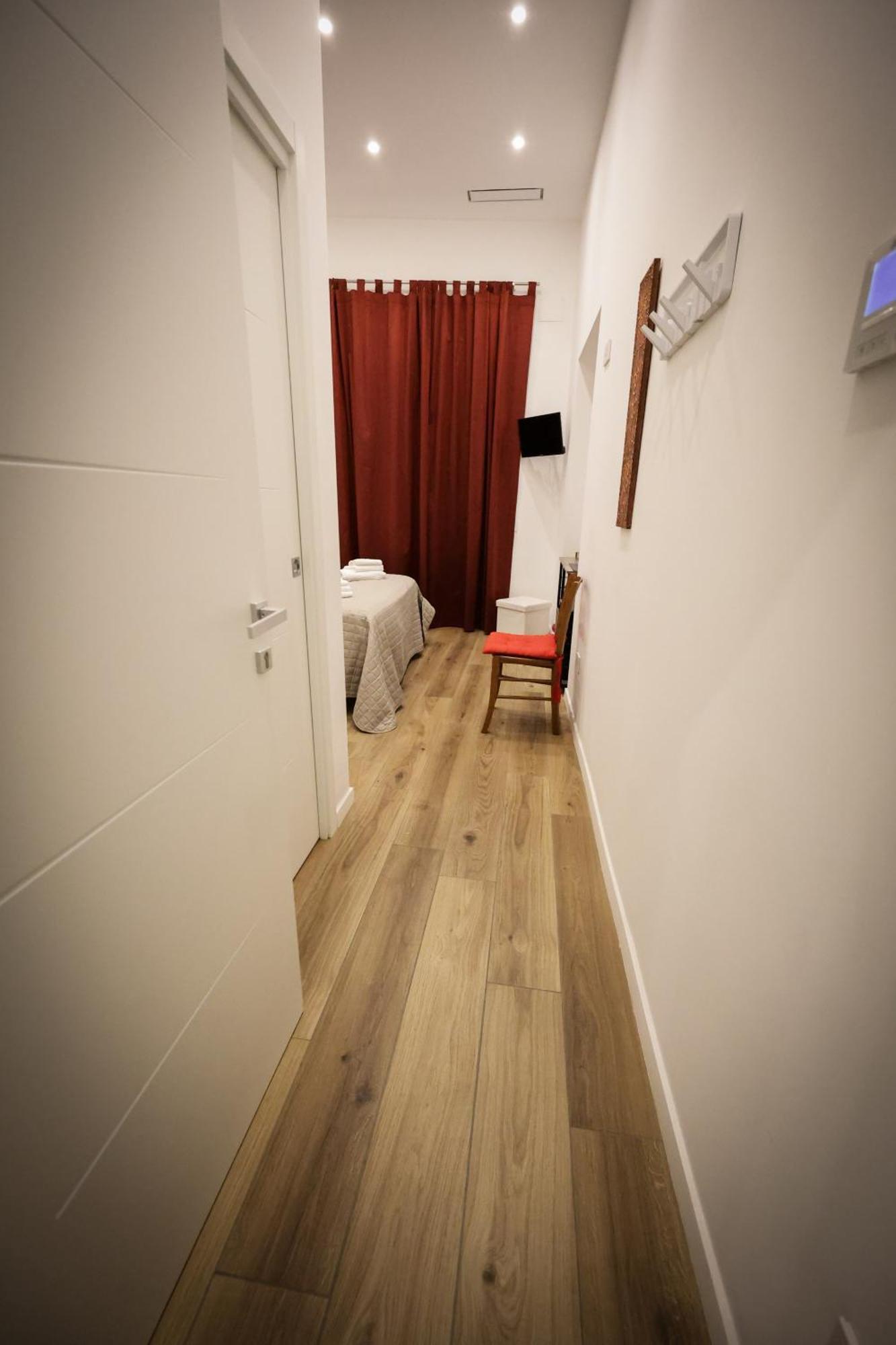 Bed & Breakfast Into Core -